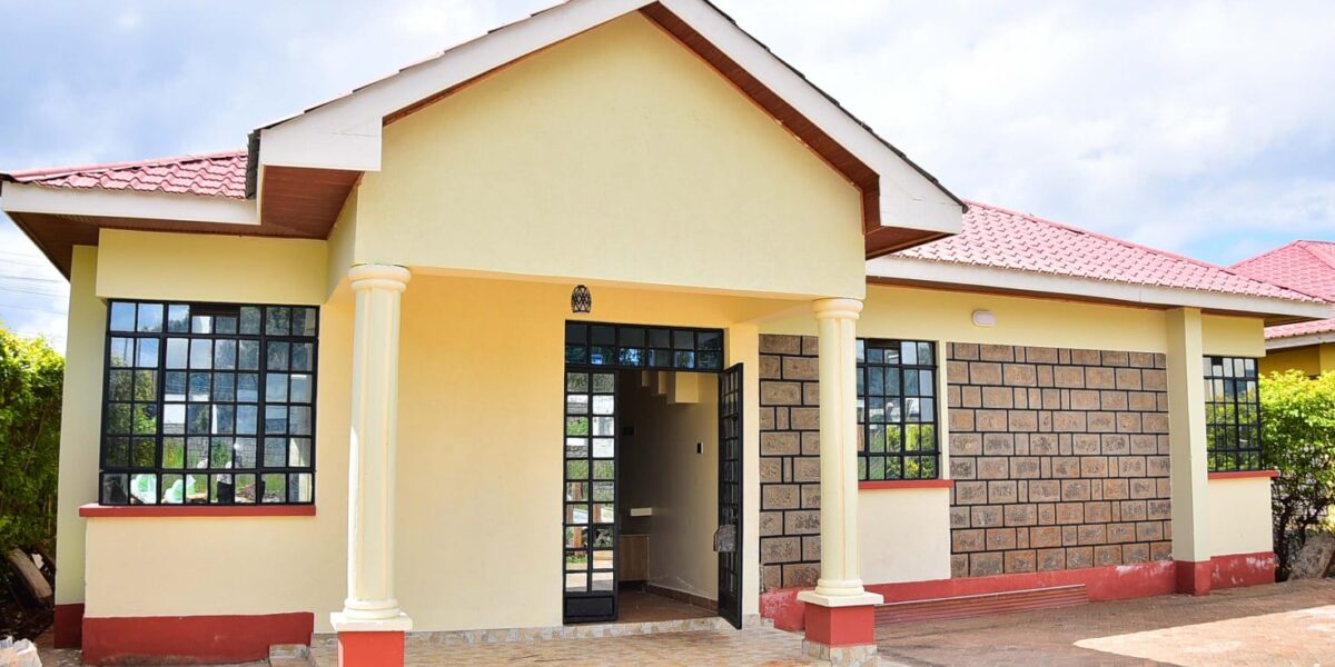 3 Bedroom House with Guest House , Kenyatta Road