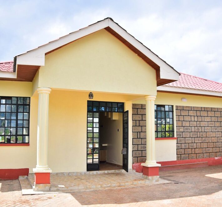 3 Bedroom House with Guest House , Kenyatta Road